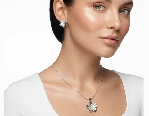Komplet biżuterii Kwiaty fakturowane srebrny (Naszyjnik i Kolczyki)
